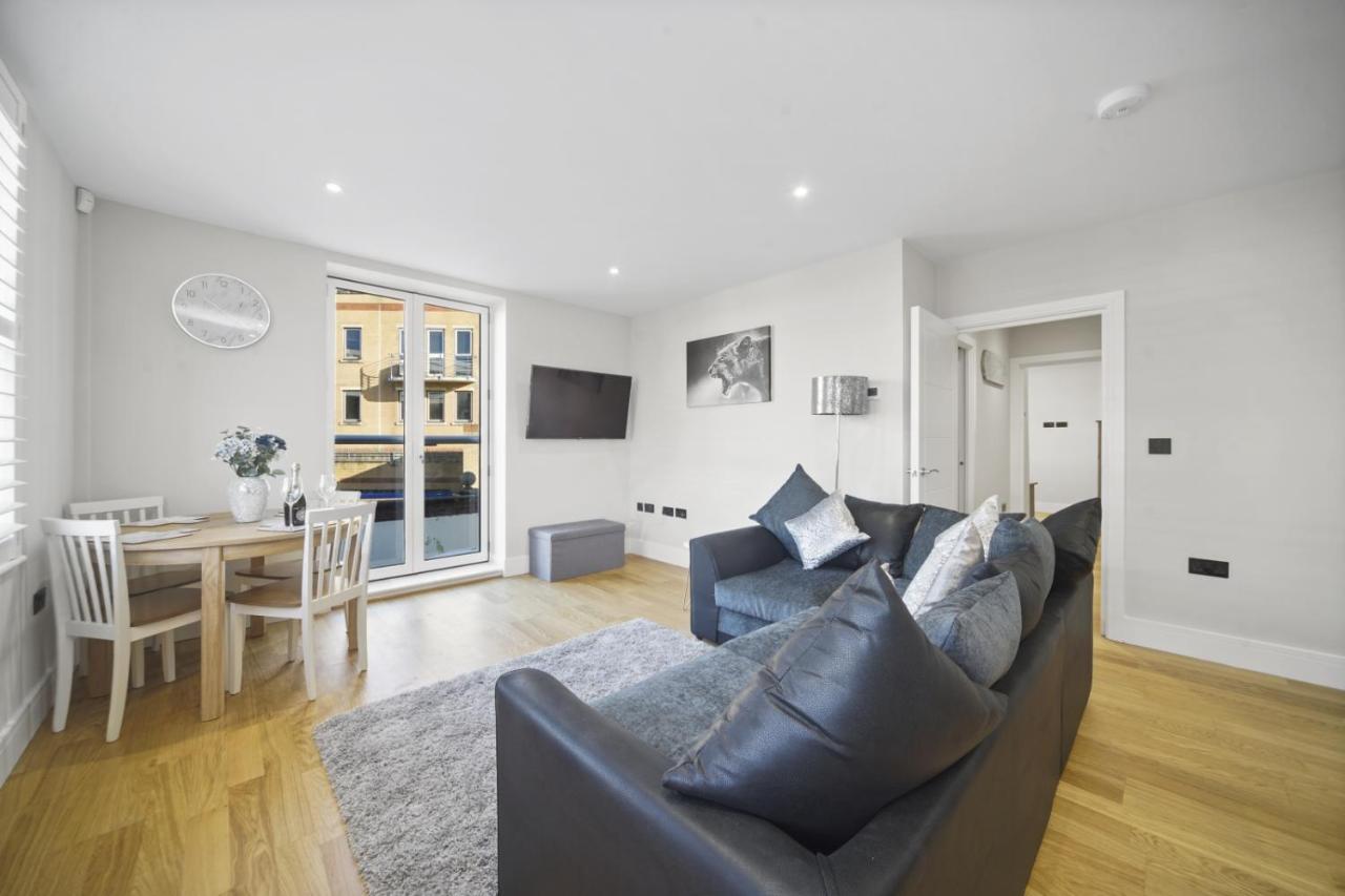 Ferienwohnung Flat 1 Bridge House Staines-upon-Thames Exterior foto